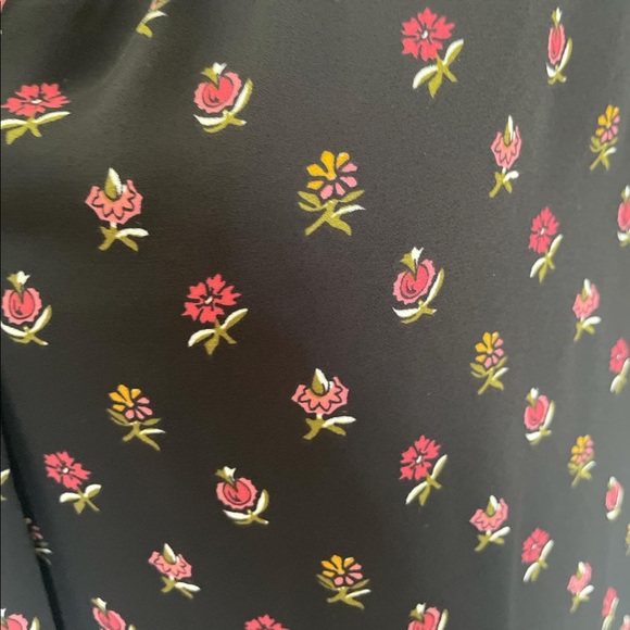 Black & Floral LOFT Blouse - Picture 4 of 4